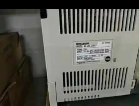 Mitsubishi Electric MR-J2S-200CP Motor & Drive Component product photo 3