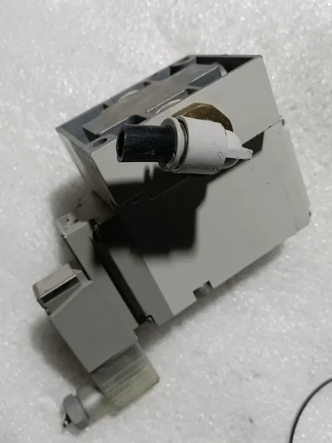 SMC VP744R-5DZ1-04A Industrial Automation Component product photo 5