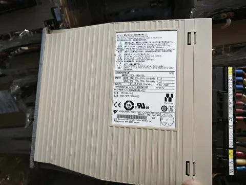 Yaskawa SGDV-5R5A15A Motor & Drive Component — product photo 7 of 9