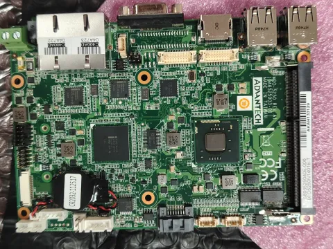 Advantech MIO-5250N-S6A1E Industrial Control Board product photo 1