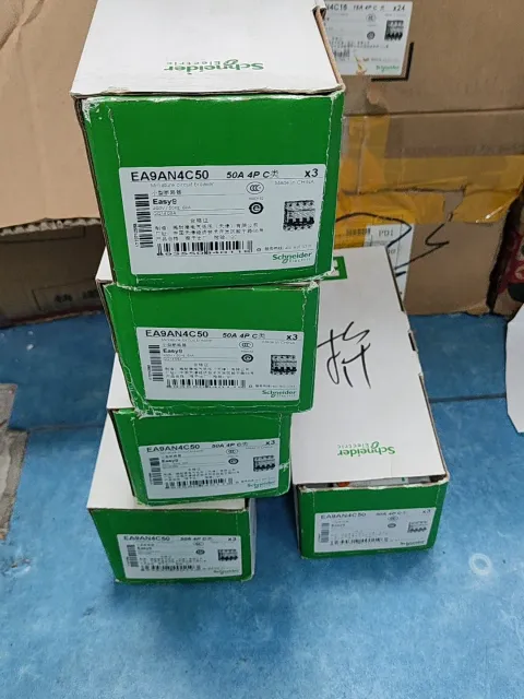 Schneider Electric EA9AN4C50 Industrial Automation Component — product photo 4 of 5