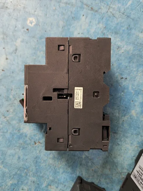 Schneider Electric GV2ME05C Industrial Automation Component product photo 2