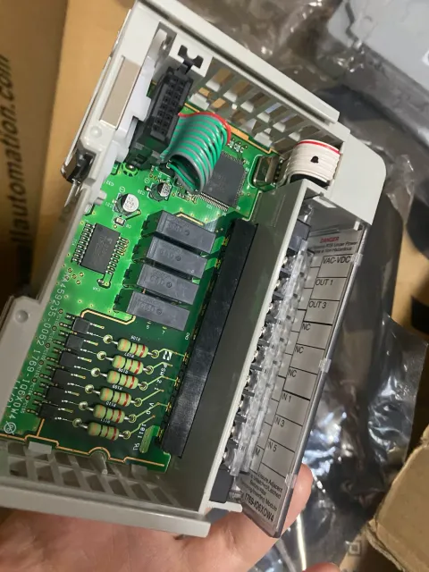 Allen-Bradley 1769-IQ6XOW4 I/O Module — product photo 3 of 4
