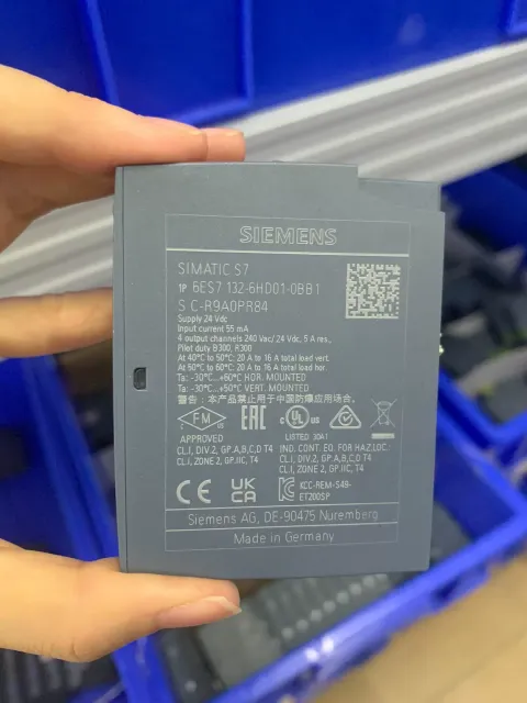 Siemens 6ES7132-6HD01-0BB1 PLC Module product photo 1