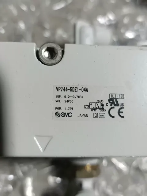 SMC VP744R-5DZ1-04A Industrial Automation Component product photo 1
