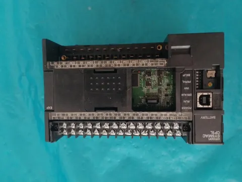 OMRON CP1L-M40DR-A PLC Module product photo 1