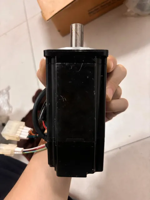 Yaskawa SGME-04AF14 Motor & Drive Component product photo 6