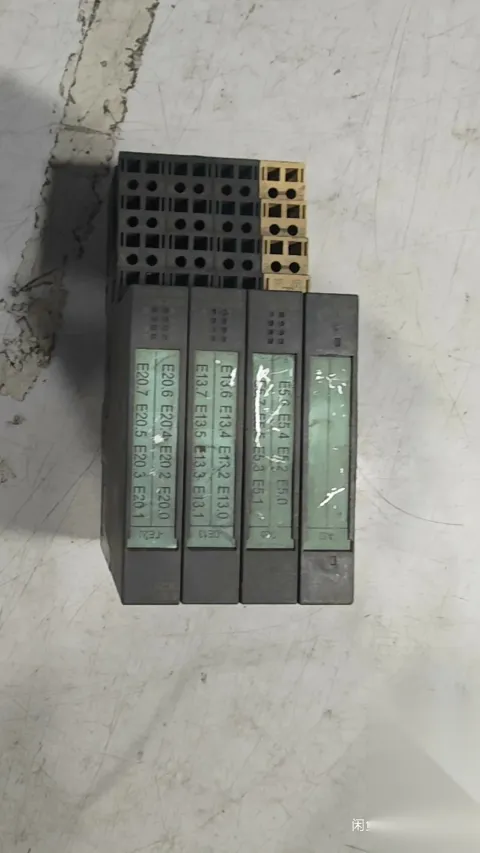 Siemens 6ES7 131-4BF00-0AA0 Industrial Automation Component product photo 3
