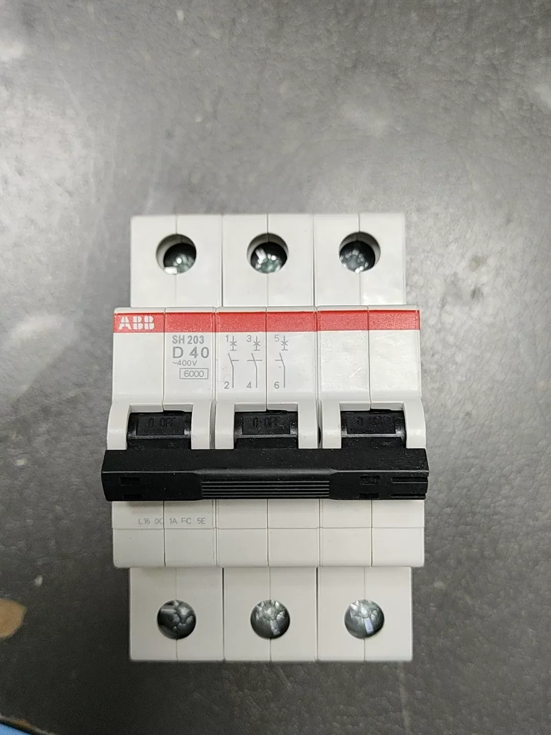 ABB SH203-D40 Industrial Automation Component — product photo 1 of 3