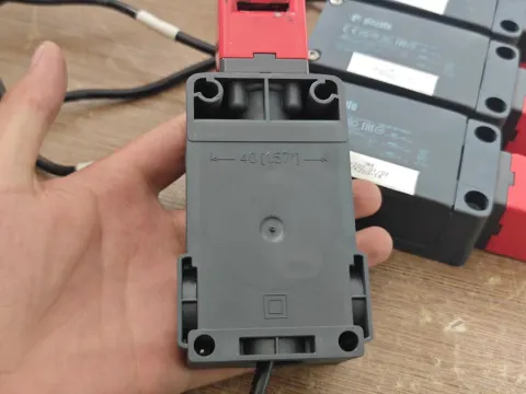 Pizzato FS 3096E024-M2 Industrial Sensor product photo 4