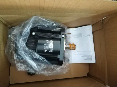 Yaskawa SGM7G-13AFC61 Motor & Drive Component — product photo 13 of 17