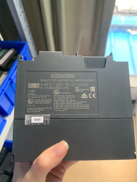 Siemens 6ES7323-1BL00-0AA0 I/O Module — product photo 13 of 20