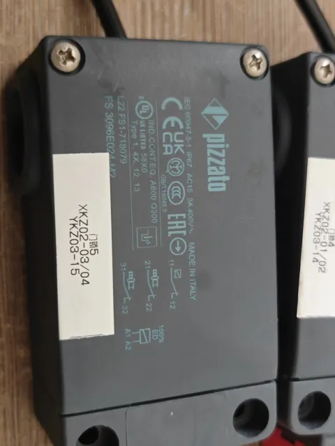 Pizzato FS 3096E024-M2 Industrial Sensor product photo 2