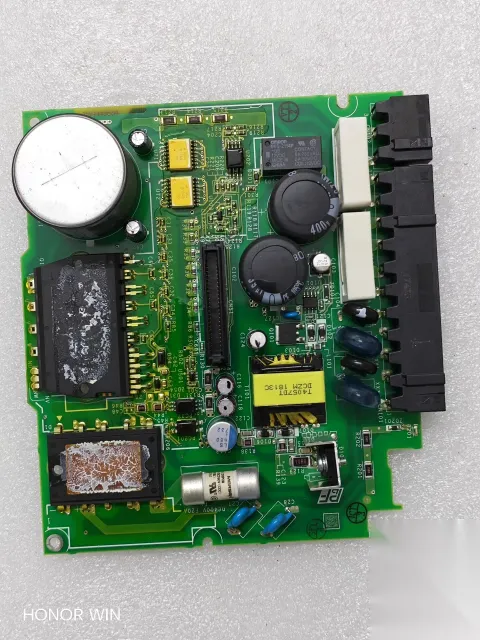 Yaskawa SGD7S-CB R90AAA-002 Motor & Drive Component — product photo 3 of 4