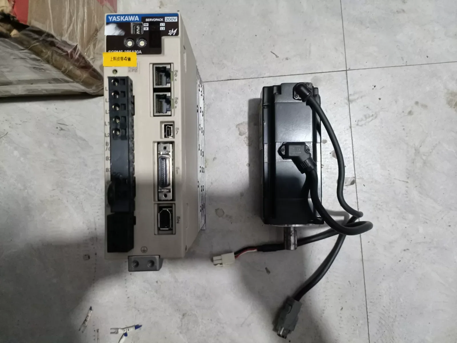 Yaskawa SGPMS-2R5A30A + SGMMS-04A3C6E Motor & Drive Component product photo 1