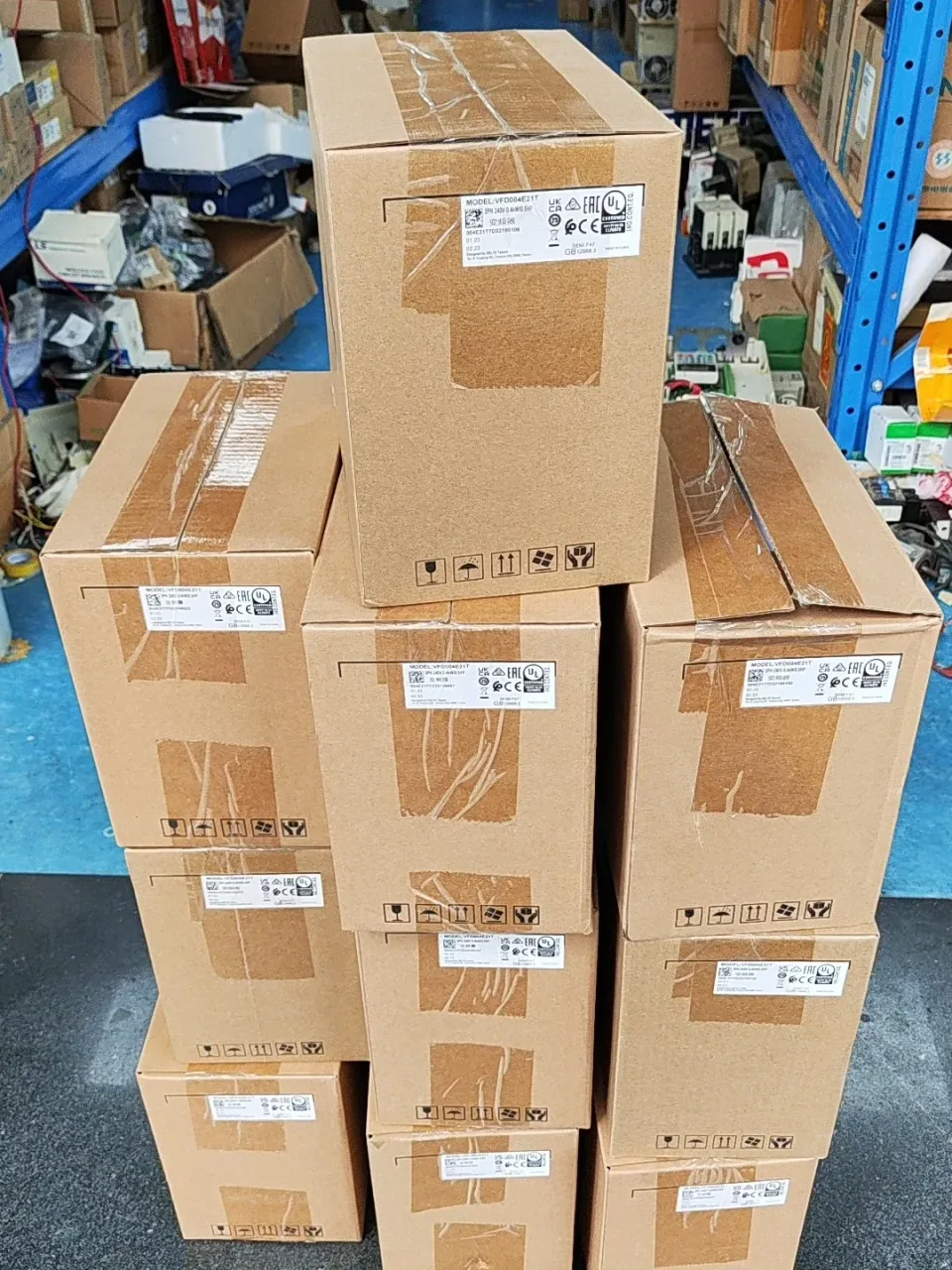 Delta VFD004E21T Motor & Drive Component — product photo 1 of 2
