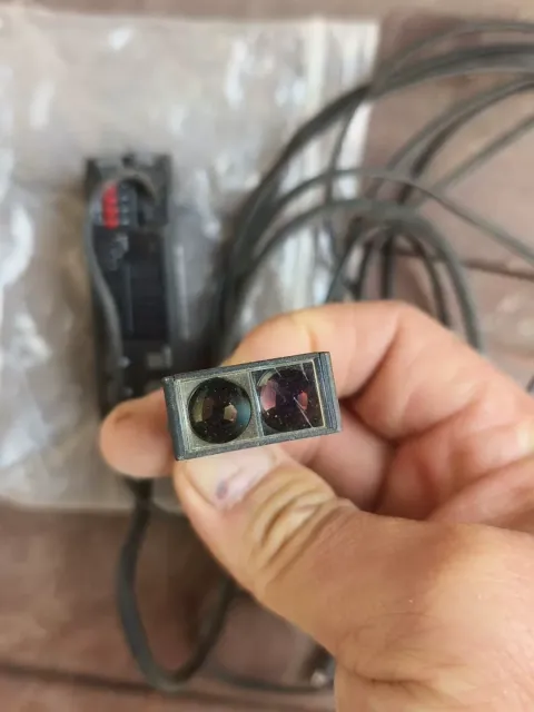 KEYENCE CZ-V21A; CZ-H32 Industrial Sensor product photo 3
