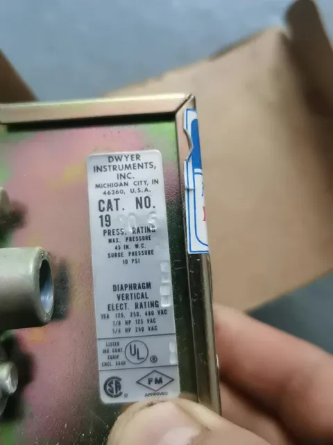 Dwyer 1910-5 Industrial Sensor product photo 2