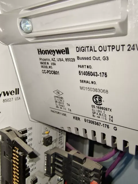 Honeywell CC-PCF901 51405047-175 / CC-PCNT01 51405046-175 / CC-PAIH01 51405038-175 / CC-PAOH01 51405039-175 / CC-PDOB01 51405043-175 / CC-PDIL01 51405040-175 I/O Module product photo 6
