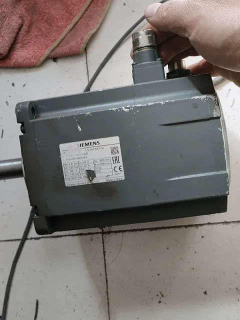 Siemens 1FL6062-1AC61-0AA1 Motor & Drive Component product photo 4