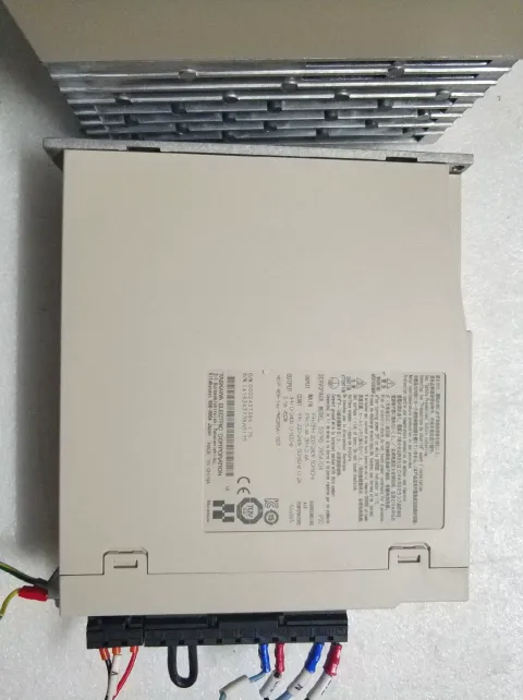 Yaskawa SGPMS-2R5A10A + SGMMS-04ADC6S Motor & Drive Component product photo 4