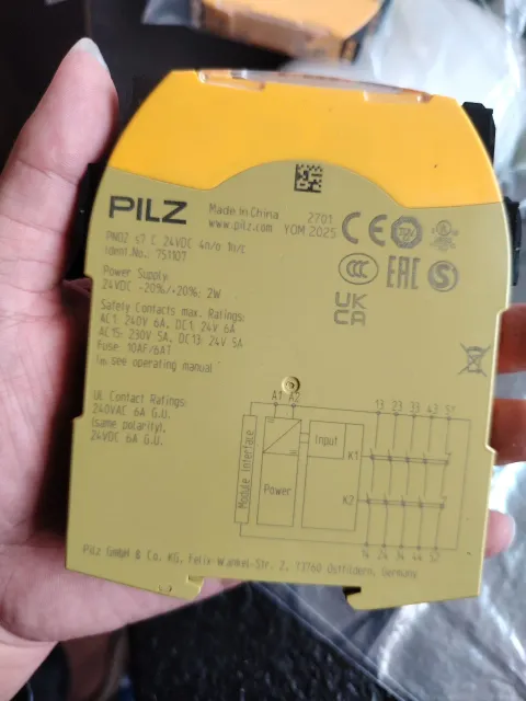 Pilz 751107 / PNOZ s7 C 24VDC 4n/o 1n/c Industrial Relay product photo 5