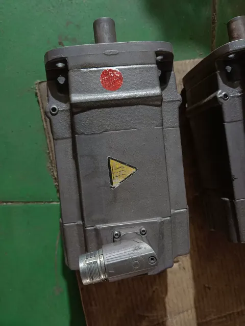 Siemens 1FT7064-5WF71-1FA1 Motor & Drive Component — product photo 32 of 32