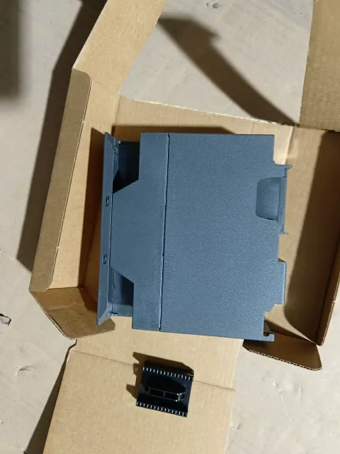 Siemens 6ES7195-7KF00-0XA0 Industrial Automation Component product photo 4
