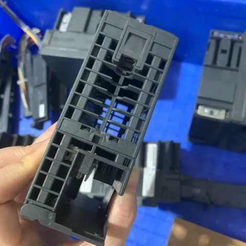 Siemens 6ES7321-1BH02-0AA0 Industrial Automation Component — product photo 12 of 12