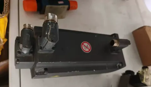Siemens 1FL6054-2AF21-2MB1 Motor & Drive Component product photo 2