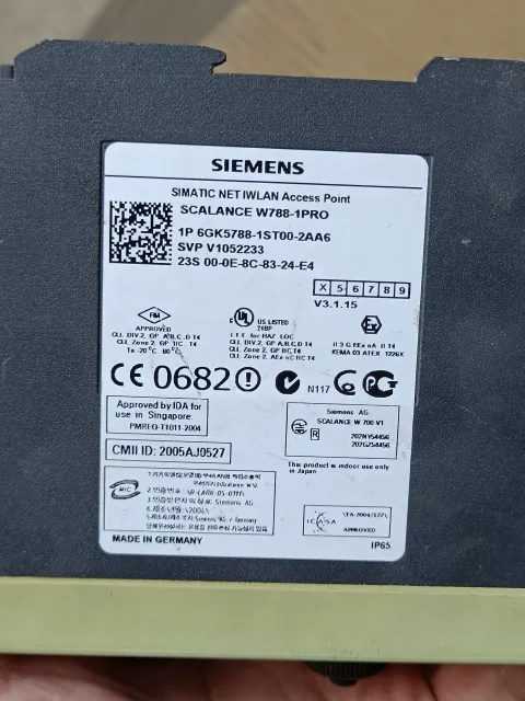 Siemens 6GK5788-1ST00-2AA6 Industrial Automation Component product photo 2