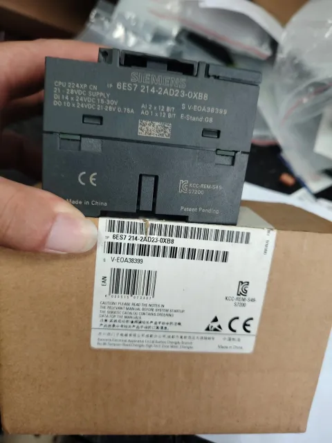 Siemens 6ES7214-2AD23-0XB8 PLC Module — product photo 14 of 19