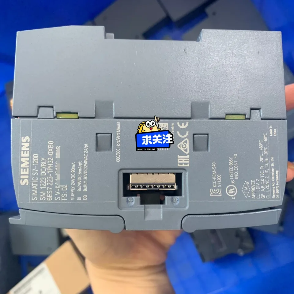 Siemens 6ES7223-1PH32-0XB0 PLC Module — product photo 1 of 8