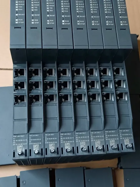 Siemens 6GK7442-1RX00-0XE0 Industrial Automation Component — product photo 17 of 18