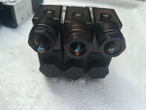 JELPC / 佳尔灵 J4V210-08 / DC24V Industrial Automation Component product photo 4