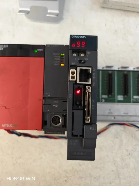 Mitsubishi Electric Q172DSCPU Industrial Control Board — product photo 9 of 58