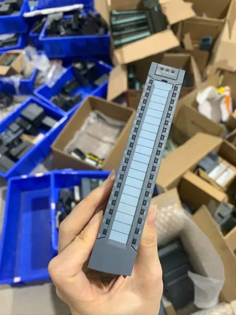 Siemens 6ES7 522-1BL10-0AA0 Industrial Automation Component — product photo 15 of 16