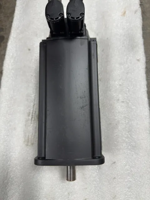 Bosch Rexroth MSK061C-0600-NN-M1-UG1-NNNN / R911315844 Motor & Drive Component product photo 3