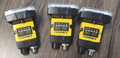 Cognex IS2000C-130-40-125 Industrial Sensor product photo 1