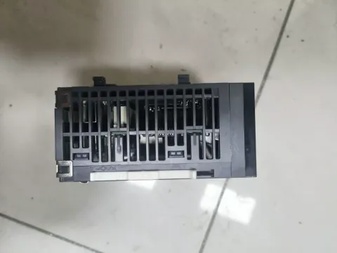 Mitsubishi Electric LD75P4-CM PLC Module — product photo 7 of 8