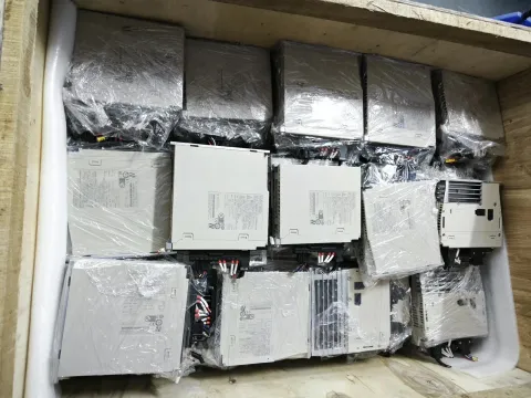 Yaskawa SGD7S-2R8A10A002 Motor & Drive Component — product photo 6 of 13