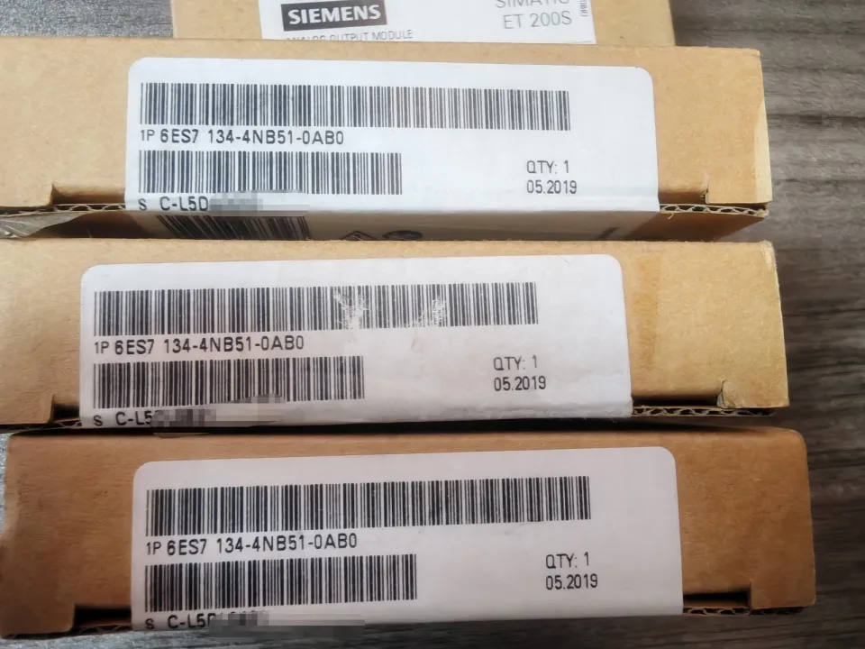 Siemens 6ES7134-4NB51-0AB0 I/O Module product photo 1
