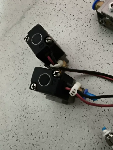 SMC VT307V-5G-01 Industrial Automation Component — product photo 9 of 21