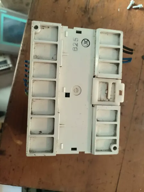 Mitsubishi Electric AL2-14MR-D PLC Module product photo 4