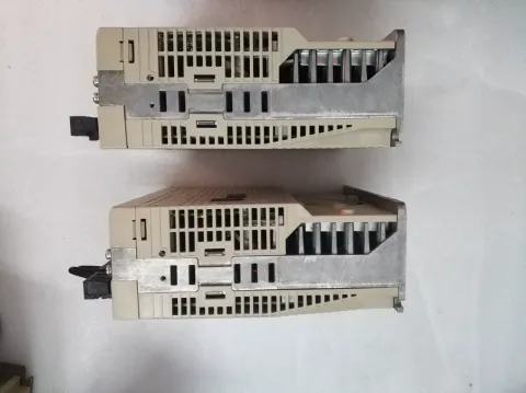 Yaskawa SGDV-7R6A01A002000 Motor & Drive Component product photo 5