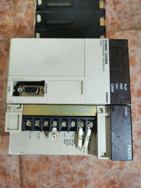 OMRON C200HX-CPU44 PLC Module product photo 1