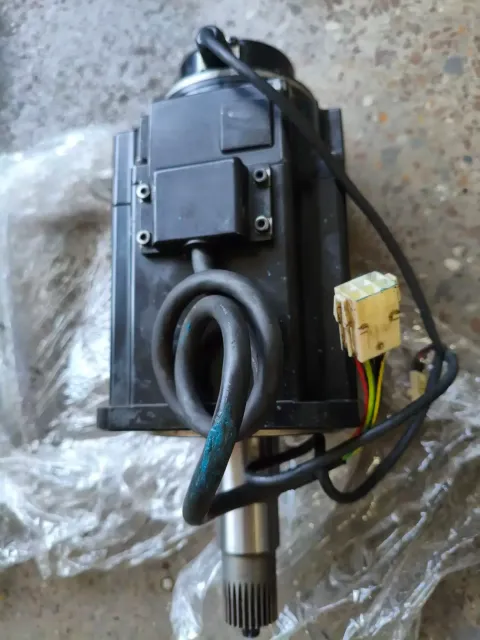 SANYO DENKI R2AA13200DCPDA Motor & Drive Component product photo 2