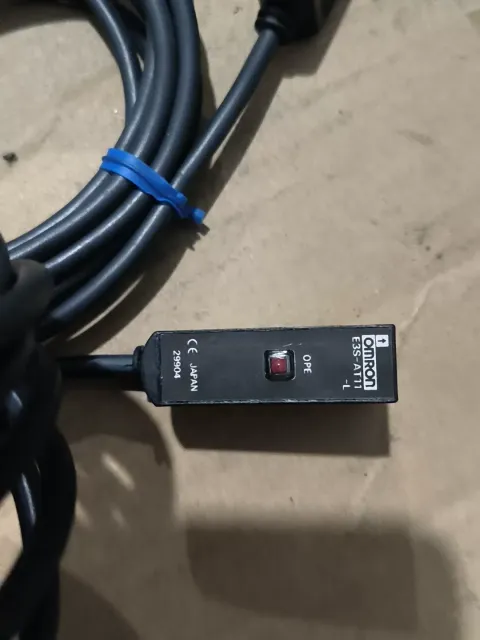 OMRON E3S-AT11 2M / E3S-AT11-L + E3S-AT11-D Industrial Sensor product photo 3