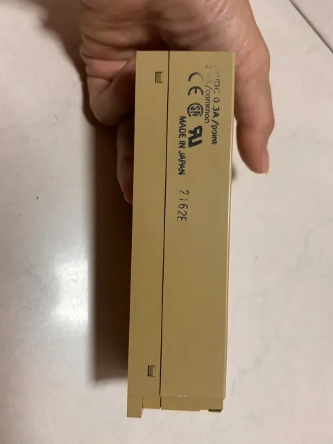 OMRON DRT1-OD16 Industrial Automation Component — product photo 3 of 8