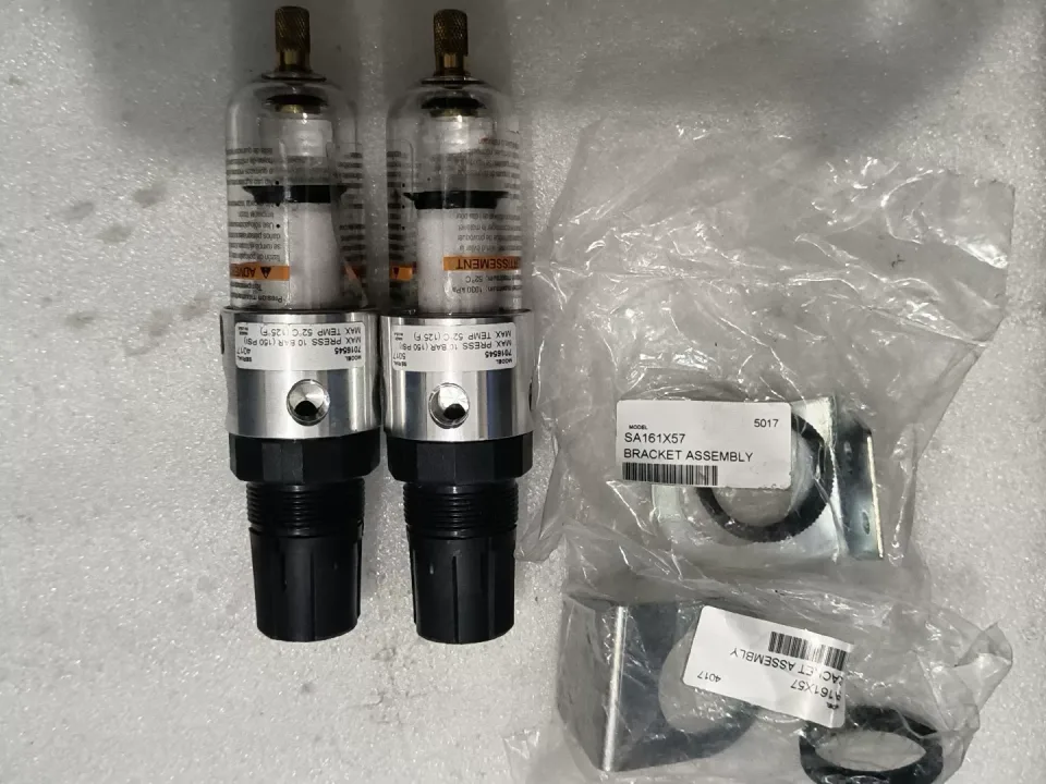 Nordson EFD 7016545 x2 + SA161X57 x2 Industrial Automation Component product photo 1